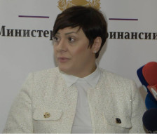 Буџетот кус за 730 милиони евра, Кочоска уверува трезорот нема да оди на зимување - telma.com.mk