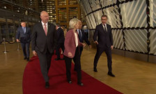 Македонија побарала нови заклучоци од ЕУ, Муцунски не го кажува одговорот од Брисел - telma.com.mk