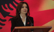 (Видео) Шефицата на албанската дипломатија го згреши процентот на Албанци во Македонија - telma.com.mk