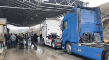 (видео)Втор ден протест на македонските транспортери на граничниот премин Богородица - telma.com.mk