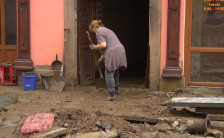 (Видео) Над 100 евакуирани луѓе во Кичево по поплавите, големи штети во Тетово и во Гостивар - telma.com.mk