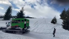 (видео)Пет ратраци превезувале скијачи без дозвола од Националниот парк „Шар Планина“ - telma.com.mk