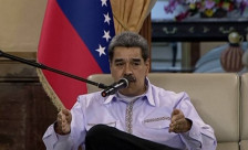 Означен како организатор на масовен шверц на дрога - Мадуро утре за првпат ќе излезе пред американски суд - telma.com.mk