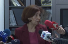 Сиљановска Давкова: Нашето владино авионче колегите го нарекуваат авиончето на браќата Рајт - telma.com.mk