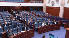 Нема зголемување на платите на функционерите, законските измени поминаа во Собранието - telma.com.mk