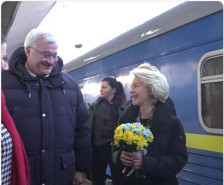 (Видео) Фон Дер Лајен пристигна во Украина на четвртата годишнина од почетокот на руската офанзива - telma.com.mk