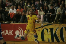 МВР и Обвинителството ја сомничат екс-ракометарката Валентина Радуловиќ како дел од групата која наплаќала за вадење побрзи пасоши во кризата- таа на ФБ тврди „барала помош за пријател“ - telma.com.mk