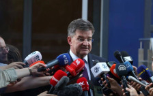 (фото)Мирослав Лајчак си поднесе оставка, тој и Мило Ѓукановиќ се споменати во досиејата поврзани со Џефри Епштајн - telma.com.mk