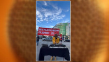 (Видео)Герила акција со порака: „Без Усје полесно се дише“ - диџеј пушташе музика на скопската раскрница додека граѓаните танцуваа - telma.com.mk