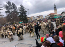 Мажоретки, лебеди, печалбари, верверици... - над 20 групни маски на карневалот „Прочка“ во Прилеп - telma.com.mk