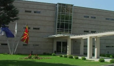 Царина: Луксузен „Мерцедес-Мајбах“ регистриран и пуштен во промет со фалсификувани документи, кривична против девет лица, меѓу нив и цариници - telma.com.mk