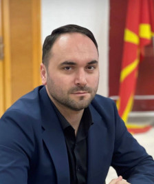 Директорот на театарот во Гостивар вршел притисок вработените да ги повлечат тужбите за пониски плати - обвинува Синдикатот - telma.com.mk