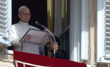 Папа Лав за состојбата на Блискиот исток: Да престане татнежот на бомбите, оружјето да замолчи и да се отвори простор за дијалог - telma.com.mk