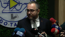 Тошковски: Директорот Анакиев фатен ин флагранти со бележани пари - telma.com.mk