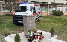 Откриена биста на Илчо Гоцевски, возач на Итната помош од Кочани, кој почина во сон, откако 11 пати превезуваше повредени од „Пулс“ до Скопје - telma.com.mk