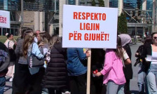 (Видео) Протестен марш во Скопје за (не)спроведување на законот за употреба на јазиците при полагање на правосуден испит - telma.com.mk