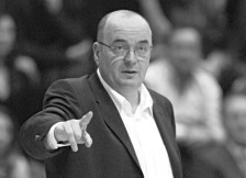 Почина кошаркарскиот тренер Душко Вујошевиќ - telma.com.mk