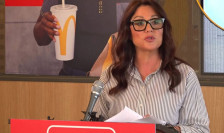 Секретарот за труд на Трамп, Лори Чавез-Деремер го напушта кабинетот по обвинувањата за злоупотреба на службената должност - telma.com.mk