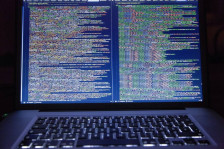 Акција на МВР и ФБИ- откриен нелегален онлајн пазар во Голема Речица - telma.com.mk
