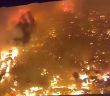 (Видео) Уништени над илјада домови откако се запали село на вода во Малезија - telma.com.mk