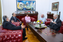 Сиљановска-Давкова ги прими претставници на Иницијативниот одбор за именување на големата концертна сала во Македонската филхармонија со името „Маестро Ванчо Чавдарски“ - telma.com.mk