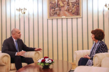 Сиљановска Давкова: Резултатите на изборите во Бугарија се очекувани, со Радев ќе трагаме по решение за билатералниот спор - telma.com.mk