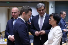 Муцунски: Западен Балкан да престане да биде „сива зона“ на Европа - telma.com.mk