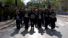 Семејствата на жртвите во „Пулс“ со пораки до полицијата, обвинителството, Мицкоски и Тошковски - во Кочани се одржа 42-от „Марш за ангелите“ - telma.com.mk