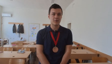 Штипскиот матурант Даниел Христов се врати со бронзен медал од Менделеевата олимпијада по хемија во Москва - telma.com.mk