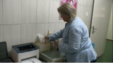 Ниски плати, прекумерно работно време, тешки услови за работа - одбележан Меѓународниот ден на медицинските сестри - telma.com.mk
