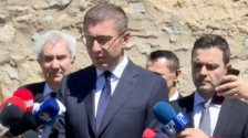 Не би рекол дека владината коалиција се распаѓа, таа е стабилна, повеќе би рекол дека се распаѓа СДСМ - Мицкоски со коментар за напуштањето на пратеникот Цеков на парламентарното мнозинство - telma.com.mk