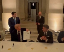 „Ова не беше лесно“, Трамп во Версај стави потпис на договорот за крај на војната меѓу САД и Иран - telma.com.mk