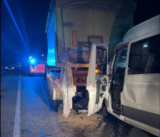 (ФОТО) Тешка сообраќајна несреќа кај Свети Николе: 10 повредени, дел со тешки повреди - telma.com.mk