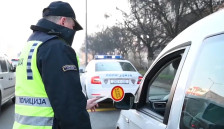 Изминатиот викенд 1466 сообраќајни прекршоци, лишени од слобода 14 лица за безобзирно управување на возило
