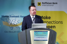 Николоски од Виенскиот економски форум: Македонија ги започнува стратешките проекти на транспортните Коридори 8 и 10