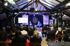 Николоски: Македонија има огромен потенцијал за развој на туризмот, добрата инфрaструктура носи повеќе туристи и пари за државата, но ни фалат добри хотели!