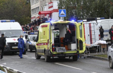 Се урна дрвена конструкција во Русија, повредени повеќе од 80 лица