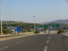 ГП Богородица е блокиран, ГП Меџитлија отворен само за патнички возила, на ГП Дојран сообраќајот се одвива непречено