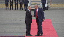 Трамп одреди нов рок за договор за мир во Украина