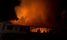 ВИДЕО: Огромен пожар во станбена зграда во Кина, најмалку 12 загинати