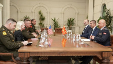 Мицкоски на средба со генерал-мајор Грегори Најт: Поддршка во изградбата на модерни и ефикасни одбранбени капацитети
