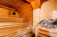 Брачен пар загина во Токио откако остана заробен во сауна зафатена од пожар