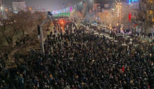 Масовни антивладини протести во Иран, исклучен интернетот – властите тврдат нема протести и прикажуваат празни улици