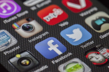 Калифорнија ги забранува социјалните мрежи за лицата под 16 години