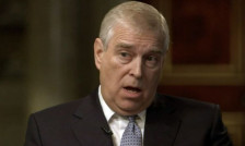 Полицијата ќе ги испрашува поранешните телохранители на принцот Ендру