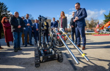 Тошковски: Донација од САД вредна околу еден милион евра за бомбашкиот оддел на МВР, стратешкото партнерство ја зајакнува безбедноста на државата