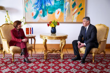 Сиљановска-Давкова по средбата со Милановиќ: Нема место за двојни стандарди во евроинтегративниот процес