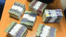 На скопски аеродром кај патник откриени непријавени 150 илјади фунти