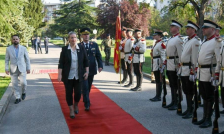 Исмаили: Албанците надвор од безбедносните институции – министерство за одбрана: Кандидатите не ги исполниле критериумите