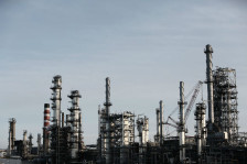 Големо поместување на пазарот на нафта: ОАЕ го напуштаат ОПЕК